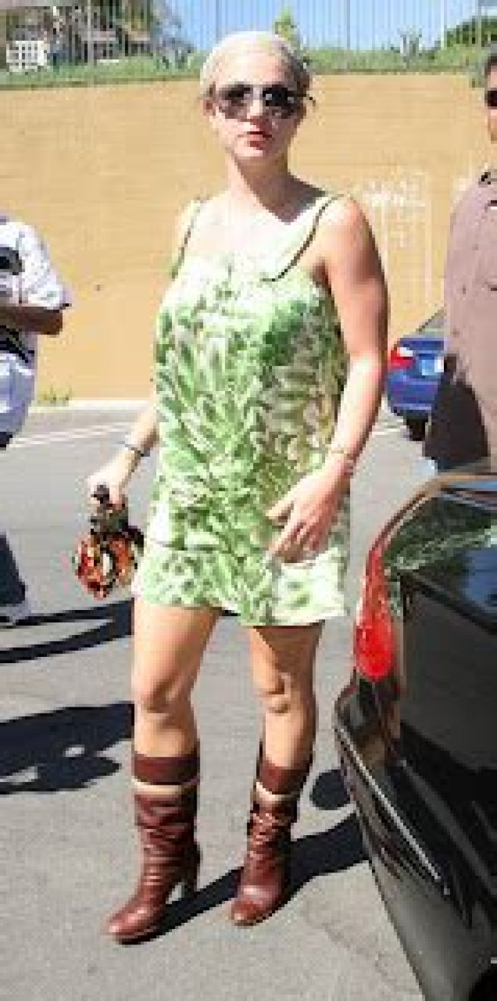 Britney Spears Writes Nasty Poem to Mom